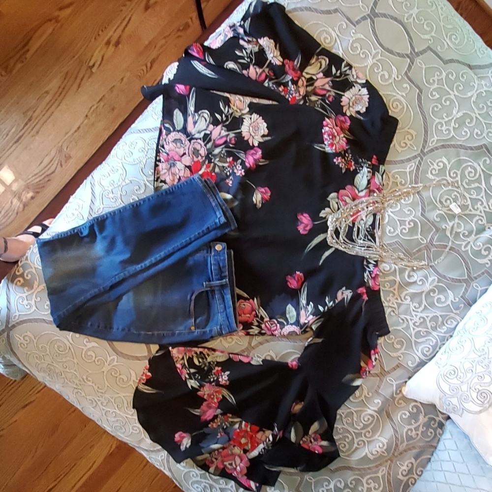 City chic  romantic sleeve off the shoulder Blouse